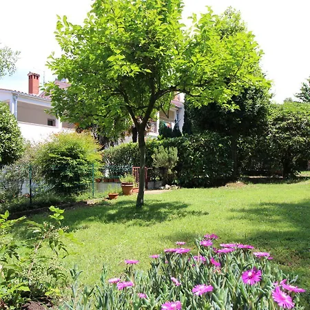 Helles Nur 350 Meter Zum Mit Privatem Balkon Und Meerblick Appartamento Porec