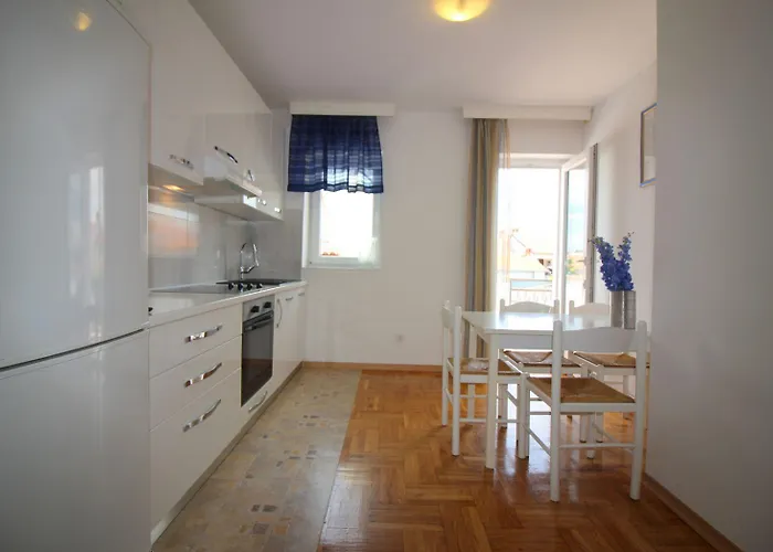 Helles Nur 350 Meter Zum Mit Privatem Balkon Und Meerblick
