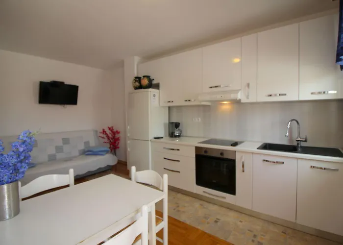 Appartamento Helles Nur 350 Meter Zum Mit Privatem Balkon Und Meerblick Porec